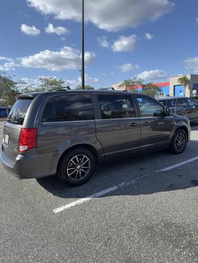 Gray 2017 Dodge Grand Caravan SXT