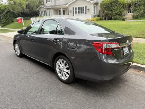 2012 Toyota Camry Hybrid XLE