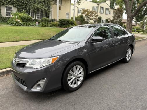 2012 Toyota Camry Hybrid XLE