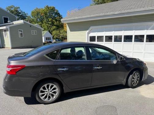 Gray 2018 Nissan Sentra SV