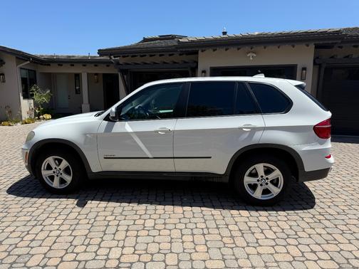 White 2011 BMW X5 xDrive35i