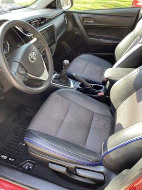 Red 2018 Toyota Corolla SE