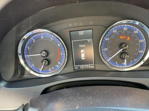 Red 2018 Toyota Corolla SE