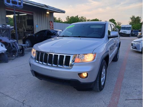 Gray 2012 Jeep Grand Cherokee Laredo