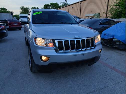 Gray 2012 Jeep Grand Cherokee Laredo
