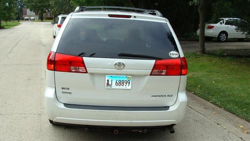 White 2004 Toyota Sienna XLE