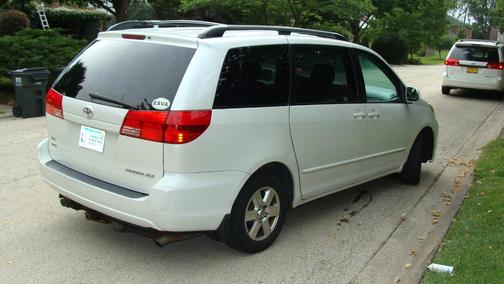 White 2004 Toyota Sienna XLE