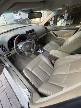 Gold 2009 Nissan Altima 2.5 SL
