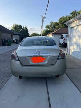 Gold 2009 Nissan Altima 2.5 SL