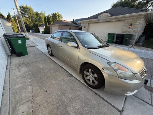 Gold 2009 Nissan Altima 2.5 SL