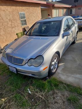 2004 Mercedes-Benz C-Class C240