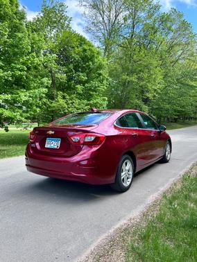 Red 2017 Chevrolet Cruze LT