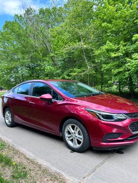 Red 2017 Chevrolet Cruze LT
