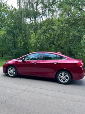 Red 2017 Chevrolet Cruze LT