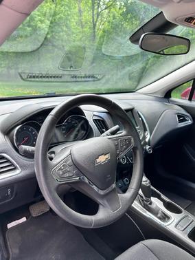 Red 2017 Chevrolet Cruze LT