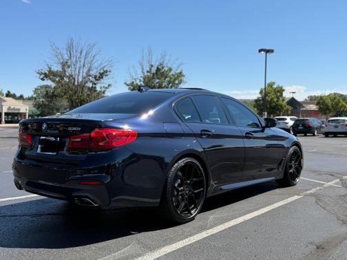 2019 BMW 530 i xDrive