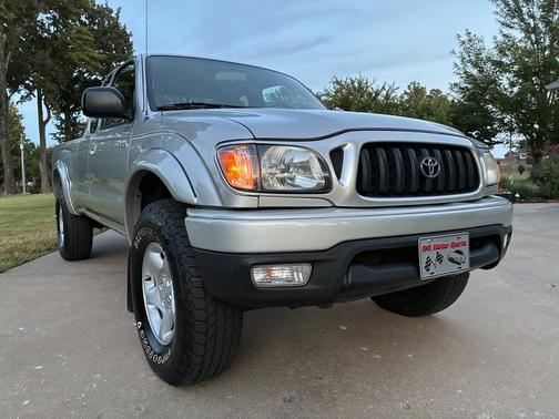 Silver 2002 Toyota Tacoma Xtracab