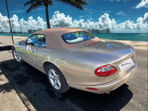 2000 Jaguar XK8 Base