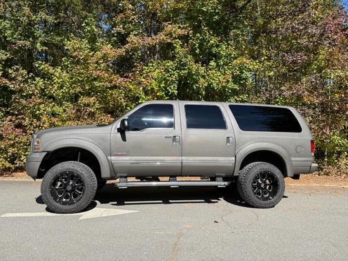 2005 Ford Excursion Limited