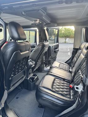 Black 2022 Jeep Wrangler Unlimited Rubicon