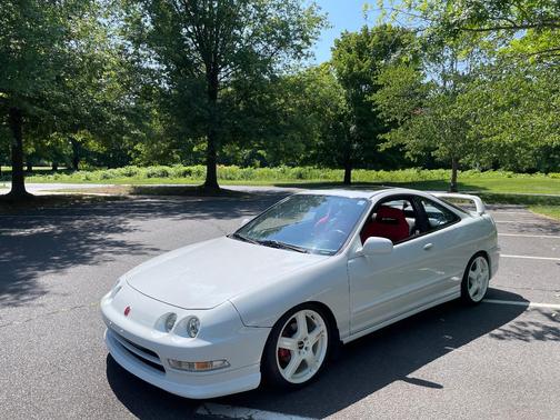 White 1994 Acura Integra GS-R