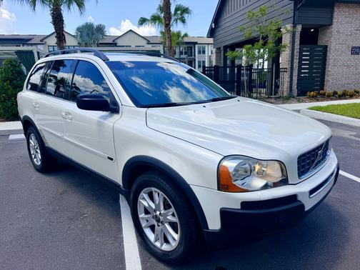 Beige 2006 Volvo XC90 V8
