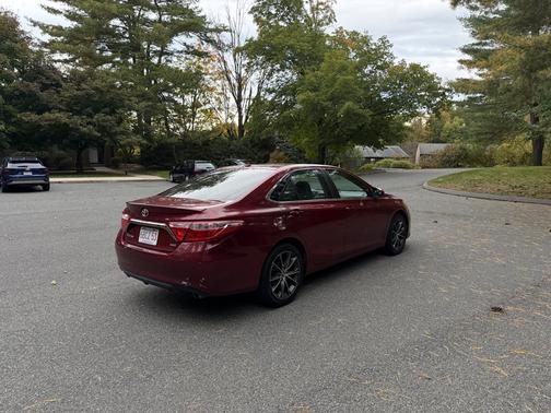Red 2015 Toyota Camry XSE