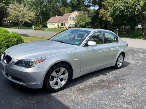 Black 2004 BMW 530 i