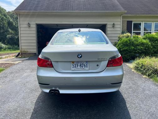 Black 2004 BMW 530 i