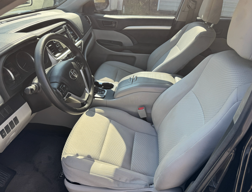 Black 2018 Toyota Highlander LE