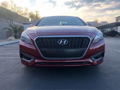 2017 Hyundai SONATA Hybrid SE