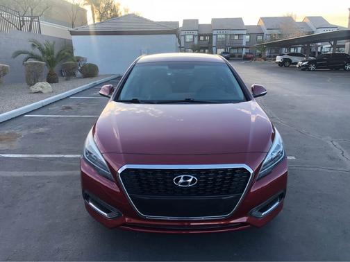 2017 Hyundai SONATA Hybrid SE