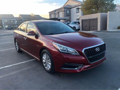 2017 Hyundai SONATA Hybrid SE