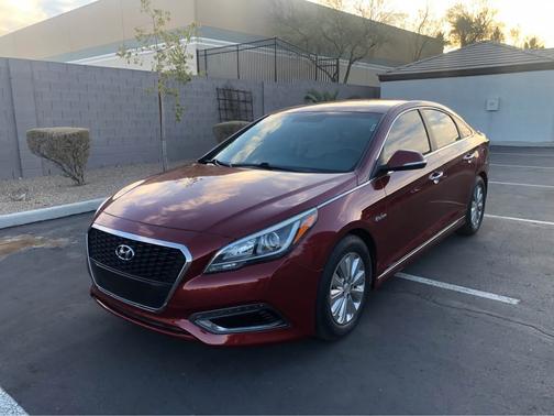 2017 Hyundai SONATA Hybrid SE