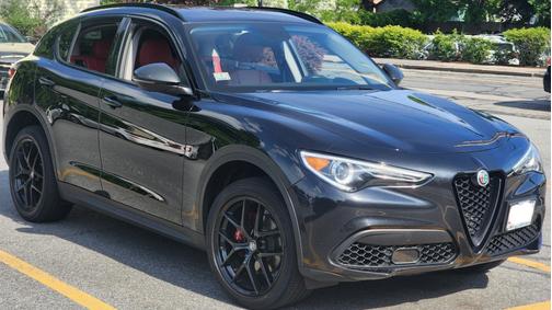 Photo 1 of 7 of 2019 Alfa Romeo Stelvio Base