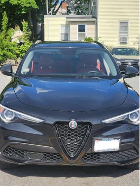 Photo 4 of 7 of 2019 Alfa Romeo Stelvio Base