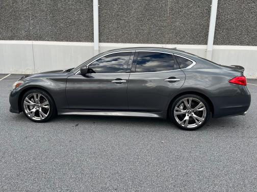 2011 INFINITI M56 Base
