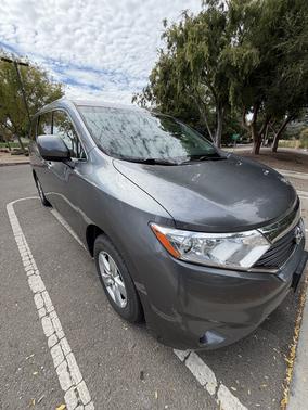 Gray 2017 Nissan Quest SV