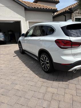 White 2022 BMW X1 sDrive28i