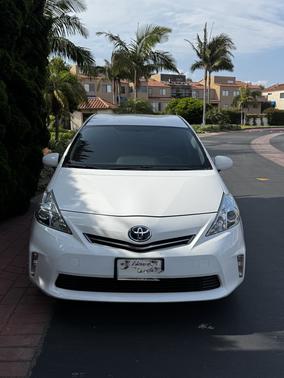 2012 Toyota Prius v Three