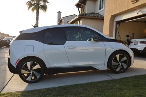 2017 BMW i3 94 Ah w/Range Extender