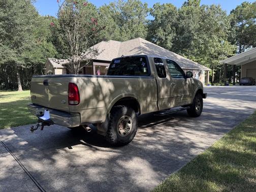 Gold 2000 Ford F-150 XLT SuperCab