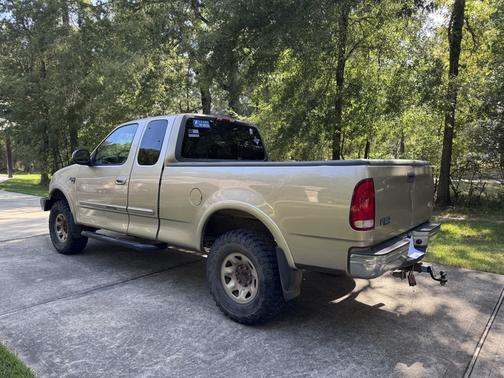 Gold 2000 Ford F-150 XLT SuperCab