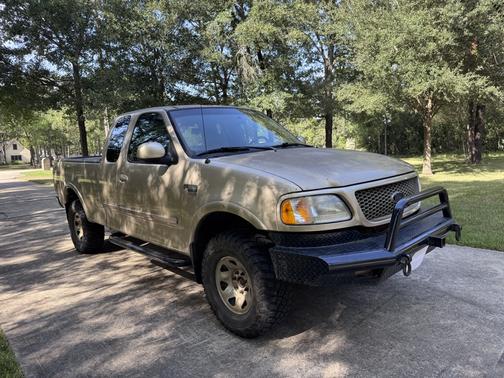 Gold 2000 Ford F-150 XLT SuperCab