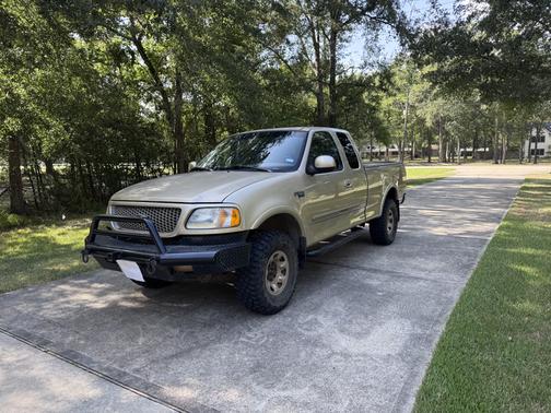 Gold 2000 Ford F-150 XLT SuperCab