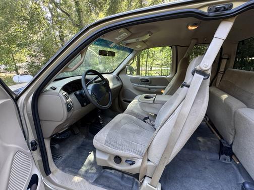 Gold 2000 Ford F-150 XLT SuperCab