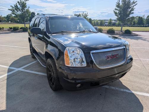 Black 2011 GMC Yukon Denali