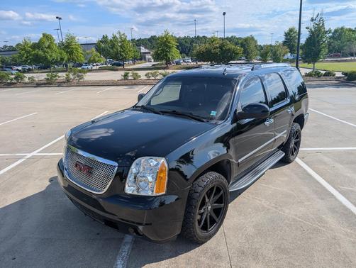 Black 2011 GMC Yukon Denali