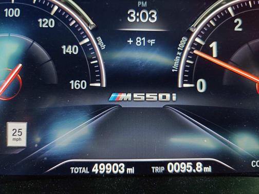 Photo 5 of 6 of 2018 BMW M550 i xDrive