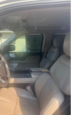 White 2022 Lincoln Navigator Reserve